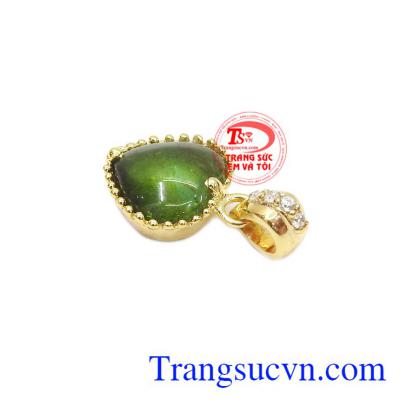 Sản phẩm hợp mệnh mang đến sự bình an, thư giãn và an toàn. Mặt dây trái tim tourmalin thiên nhiên