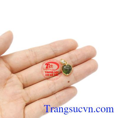 Mặt dây được bảo hành uy tín, giao hàng toàn quốc. Mặt dây trái tim tourmalin thiên nhiên.