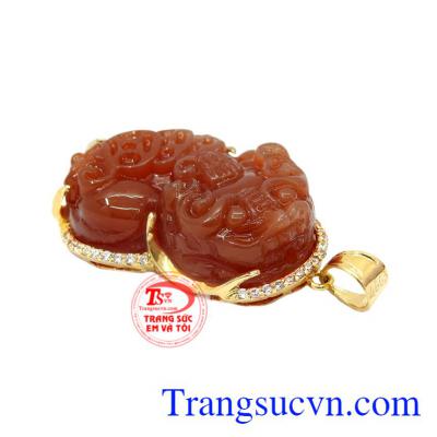 Sản phẩm có giấy kiểm định uy tín. Mặt dây tỳ hưu mã não đỏ