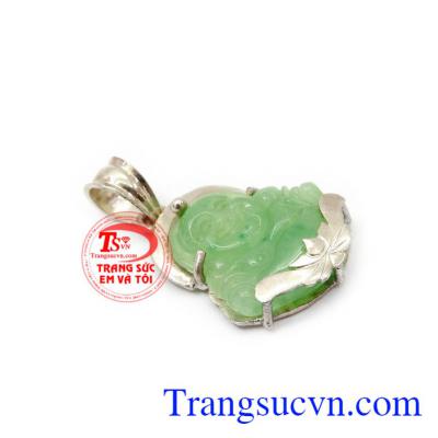 Người ta thích chọn tượng Phật có khuôn mặt cười hả hê, với mong muốn nhận được nhiều niềm vui và mọi sự như ý.