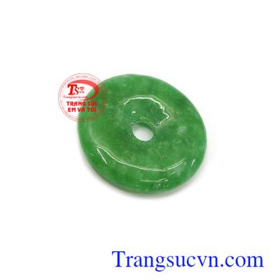 Mặt đồng xu cẩm thạch hạnh phúc là biểu tượng của tài lộc và của cải, đem lại may mắn trong sự nghiệp và cuộc sống cho người đeo