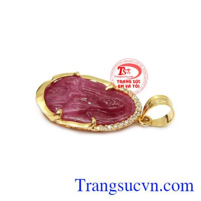 Sự kết hợp vàng tây 14k cùng ruby thiên nhiên mang đến cho người dùng được bảo đảm bền đẹp và sáng bóng. Mặt Đức mẹ cầu nguyện đẹp
