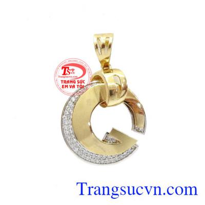 Mặt Gucci thời trang