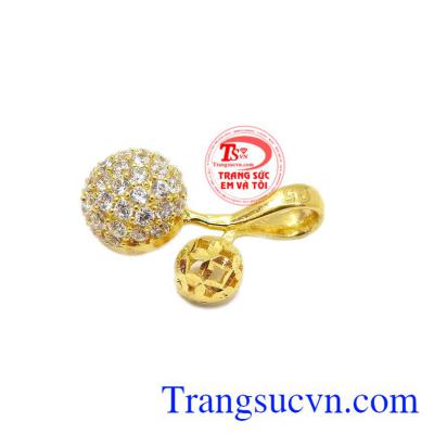 Mặt dây nữ vàng món quà ý nghĩa phù hợp tặng trong dịp sinh nhật,kỷ niệm. Mặt hoa quả tình yêu đẹp