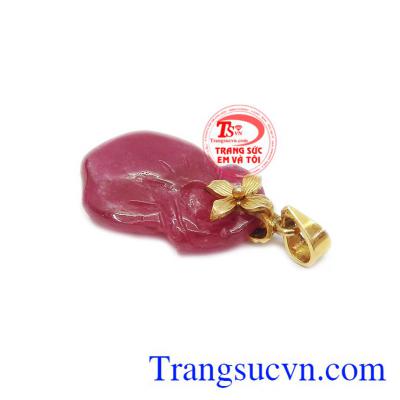 Ruby thiên nhiên hợp phong thủy. Mặt hồng ngọc móc vàng