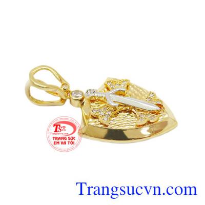 Mặt khiên thể hiện sự che chở cho người đeo, mặt dây chuyền nam. Mặt Khiên kiếm vàng