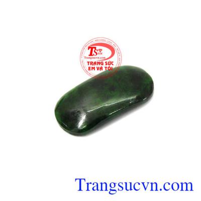 Mặt ngọc cẩm thạch an vui được biết đến như vật mang lại may mắn, tài lộc, sức khỏe và niềm vui hạnh phúc