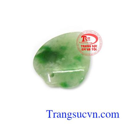 Ngọc cẩm thạch hình thành từ hàng triệu năm nên chúng mang trong mình một nguồn năng lượng rất lớn