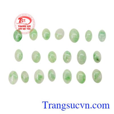 Ngọc cẩm thạch giúp con người trở nên minh mẫn, tinh thần sảng khoái. Mặt ngọc Jadeite đại cát