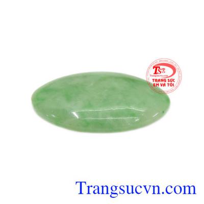 Ngày nay ngọc cẩm thạch được sử dụng phổ biến hơn bởi tác dụng thần kỳ và ý nghĩa may mắn trong phong thủy. Mặt ngọc Jadeite đại cát