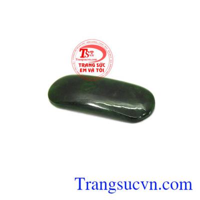 Mặt ngọc cẩm thạch gia bảo có thể dùng để chế tác các món trang sức như nhẫn, mặt dây, lắc tay