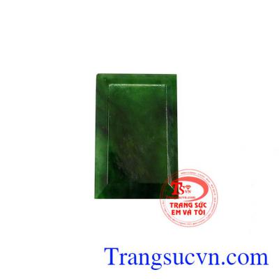 Mặt ngọc chữ nhật may mắn có thể làm mặt nhẫn nam rất sang trọng và mạnh mẽ