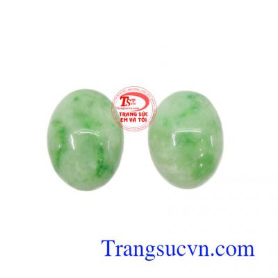 Mặt ngọc Jaddeite thiên nhiên.