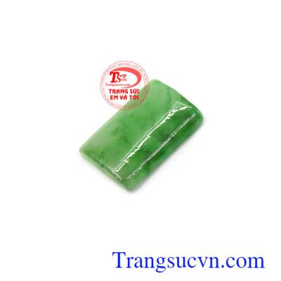 Mặt ngọc Jadeite cát lộc là lá bùa hộ mệnh cho mỗi người
