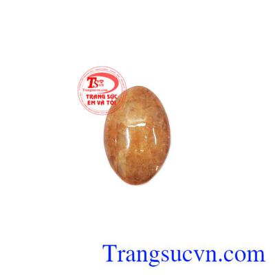 Mặt ngọc Jadeite cát tường là sản phẩm ngọc cẩm thạch đẹp, mang lại nhiều may mắn cho người đeo