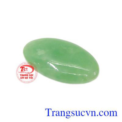 Mặt ngọc Jadeite chất lượng là lá bùa hộ mệnh mang lại bình an, may mắn và tài lộc cho người đeo