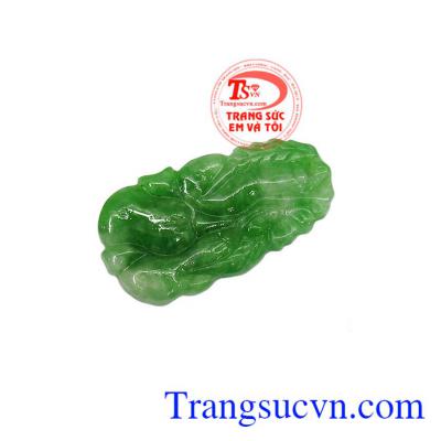 Ngọc cẩm thạch được giảm bớt các lo lắng, có tinh thần thoải mái, tự tin, lạc quan sảng khoái, có thể vượt qua mọi khó khăn thử thách