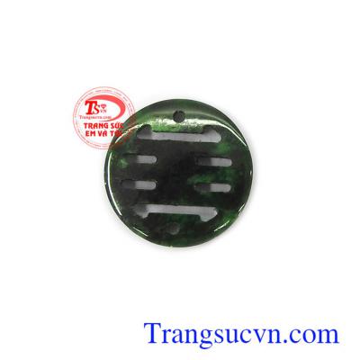 Mặt ngọc Jadeite phát tài chế tác độc đáo, bền đẹp, chất lượng, phù hợp làm mặt dây chuyền đeo thời trang và phong thủy