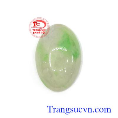 Mặt ngọc Jadeite tài lộc bình an chứa nguồn năng lượng dồi dào có tác dụng giải trừ tà khí, chiêu tài lộc, may mắn và bình an cho người đeo