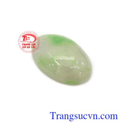 Mặt ngọc Jadeite tài lộc bình an được nhiều người lựa chọn là lá bùa hộ mệnh cho bản thân