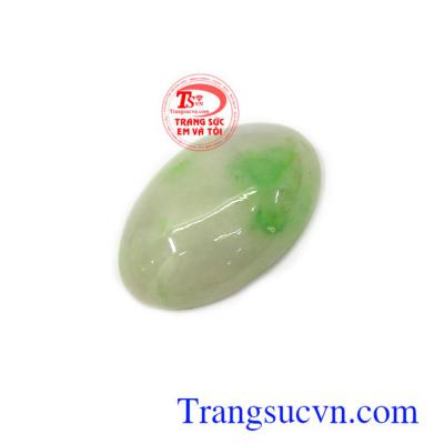 Mặt ngọc Jadeite thiên nhiên từ xưa đến nay rất được ưa chuộng bởi khả năng mang lại may mắn, bình an cho người đeo Mặt ngọc Jadeite tài lộc bình an
