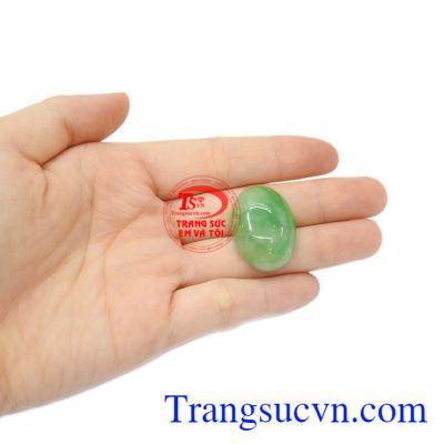 Mặt ngọc Jadeite tài lộc có giấy kiểm định uy tín.