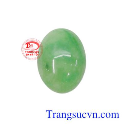 Mặt ngọc Jadeite tài lộc là sản phẩm đang được nhiều người ưu chuộng và yêu thích.