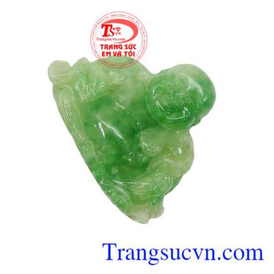 Mặt ngọc Phật Di Lặc cũng được coi là biểu tượng của sự hài hòa, niềm vui vô tư lự