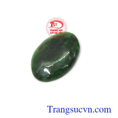 Mặt ngọc cẩm thạch cón cò tác dụng xua tan muộn phiền, lo lắng, mang lại bình an, vui vẻ cho người đeo.