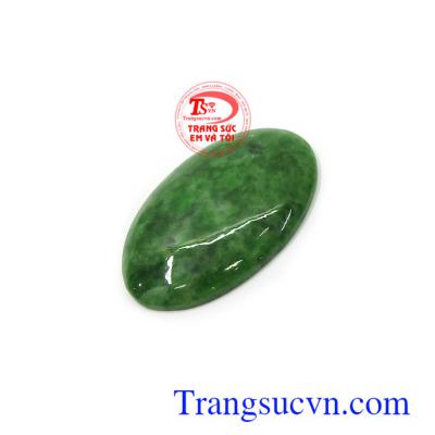Mặt ngọc phỉ thúy phù hợp làm mặt dây chuyền đeo đẹp, thời trang và phong thủy Mặt ngọc phỉ thúy bình yên