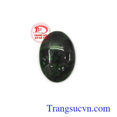 Mặt ngọc phỉ thúy cát khí từ xa xưa đã rất được con người ưa chuộng bởi khả năng cân bằng cuộc sống, mang lại bình an, tài lộc và may mắn cho người đeo