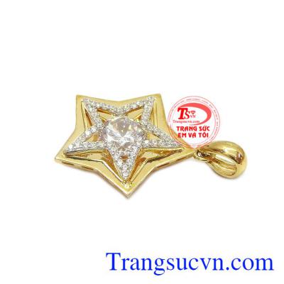 Lấy ý tưởng từ những vì sao phương bắc luôn tỏa sáng trên bầu trời rực rỡ. Mặt nữ ánh sao tỏa sáng