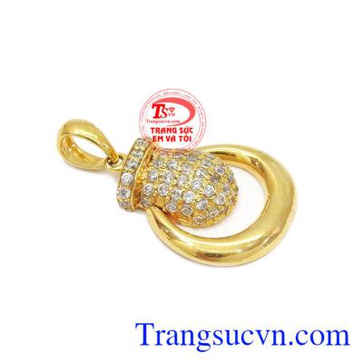 Mặt nữ vàng tây thiết kế cách điệu tinh tế đường nét gắn đá mềm mại. 