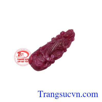 Mặt phật bà Ruby thiên nhiên có thể làm mặt dây bọc vàng.