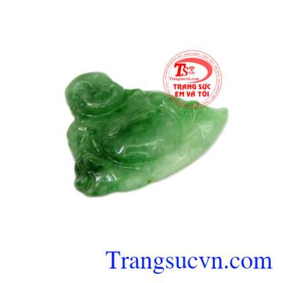 Mặt phật di lặc cẩm thạch vui vẻ được dùng để chế tác thành mặt dây bọc vàng, bọc bạc hợp thời trang, cá tính