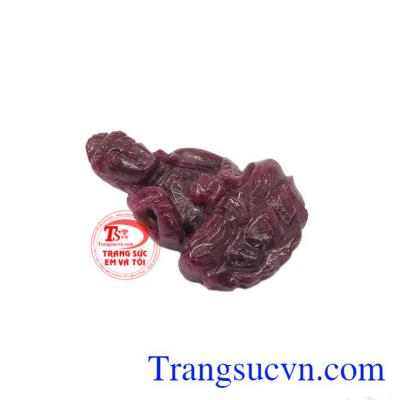 Đá ruby phù hợp những người mệnh Hỏa, Thổ. Phật ruby A Di Đà