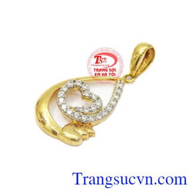 Mặt dây sẽ giúp cho bạn gái thêm phần nữ tính và quyến rũ. Mặt trái tim 18k