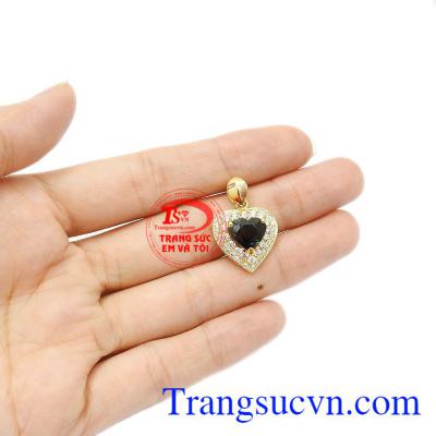 Mặt phật hợp phong thủy, bảo hành uy tín, giao hàng toàn quốc. Mặt trái tim sapphir thiên nhiên.