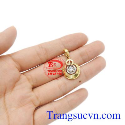 Mặt vàng thích hợp làm quà tặng cho người thân và bạn bè. Mặt vàng 18k nữ