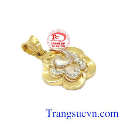 Mặt vàng hoa cách điệu sản phẩm mặt dây nữ quyến rũ,xinh đẹp với chi tiết đẹp,mảnh tinh tế. Mặt vàng hoa cách điệu