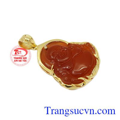 Mặt vàng phật mã não mệnh hỏa và thổ đeo cổ hợp với dây chuyền vàng.