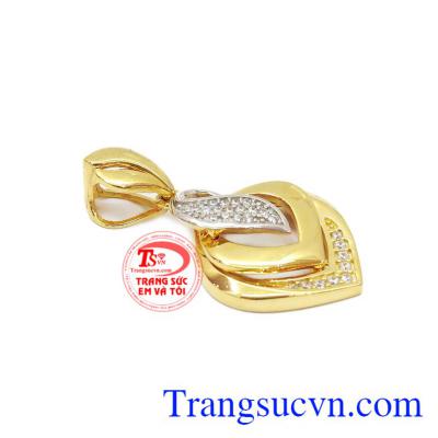 Mặt vàng tây đẹp được chế tác từ vàng tây 10k cùng đá cz tạo sự bền đẹp và sáng bóng. 