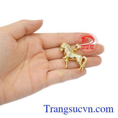 Mặt vàng tuổi ngọ đem đến may mắn, tài lộc cho gia chủ. Mặt vàng tuổi ngọ vàng 10k