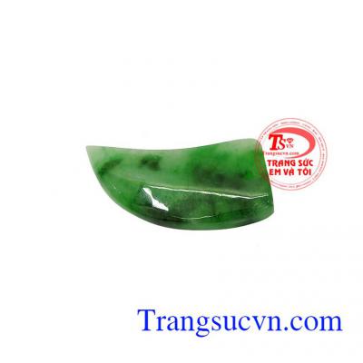 Người phương Đông nói chung và trung hoa cổ nói riêng quan niệm ngọc cẩm thạch có thể giúp con người cải thiện sức khỏe