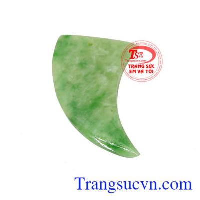 Nanh ngọc cẩm thạch mang lai nhiều may mắn cho người đeo, ngọc cẩm thạch thiên nhiên.