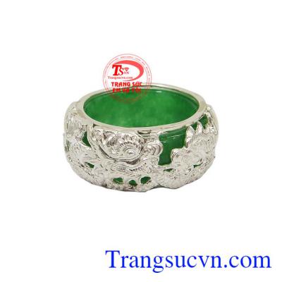 Người xưa quan niệm ngọc caamt thạch có thể mang đến cho người đeo sự may mắn, sức khỏe và tài lộc