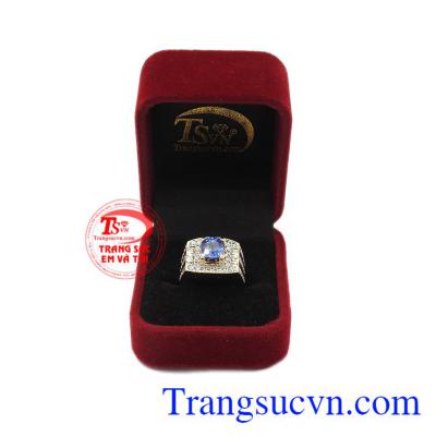Đây cũng là lỹ do mà nhiều khách hàng lựa chọn các sản phẩm từ sapphir. Nhẫn nam sapphir sang trọng.