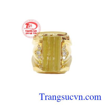 Thạch anh trong phong thủy chứa nguồn năng lượng tốt, là lá bùa mang lại may mắn, bình an cho người đeo,Nhẫn nam thạch anh tóc 14k độc đáo