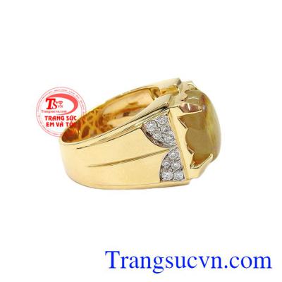 Với thiết kế mang phong cách trẻ trung và thời trang mang lại sự nổi bật cho người sử dụng,Nhẫn nam thạch anh tóc 14k nam tính