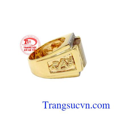 Thạch anh tóc còn có tác dụng tăng sự bình tĩnh, tránh tiểu nhân, giúp giảm căng thẳng, mang lại hạnh phúc và bình an cho người đeo